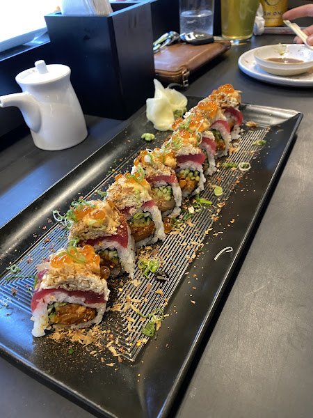 Hachi Sushi Pub