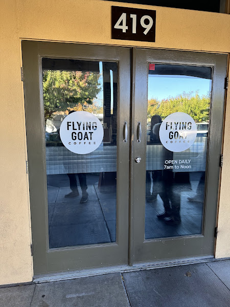 Mitchell Shopping Center - Shopping mall in Healdsburg