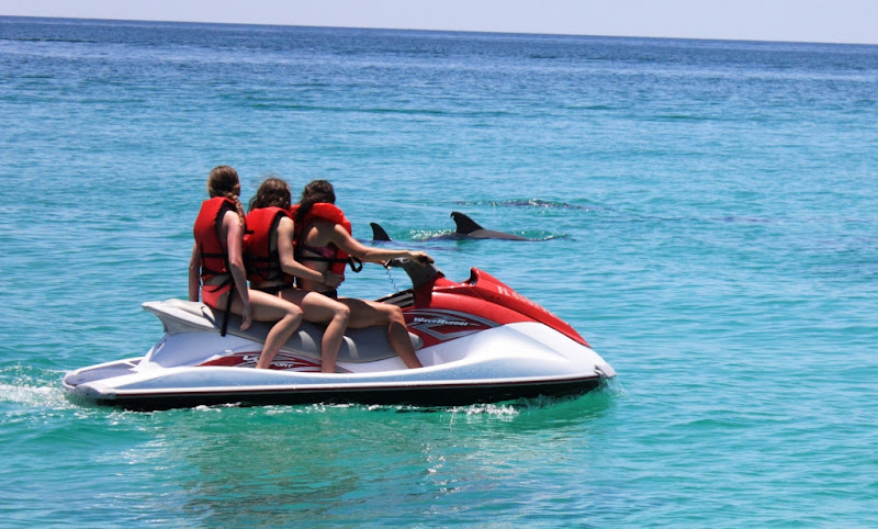 Lagoon Pontoons - Boat rental service in Panama City Beach