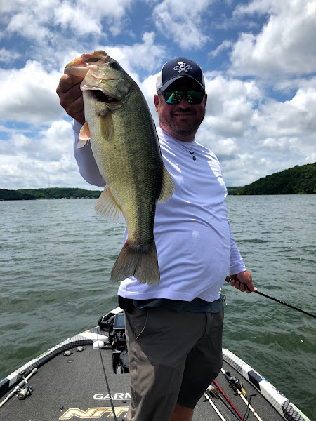 Casey Scanlon's Elite Lake of The Ozarks Guide Service