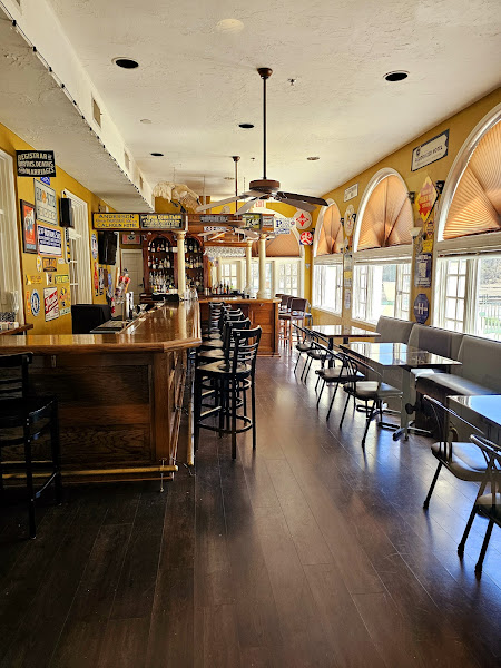 Moose & Goose Lounge
