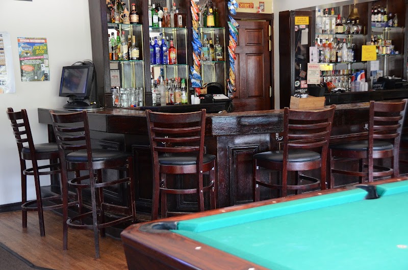 Silver Lake Inn - Bar in Elkhorn