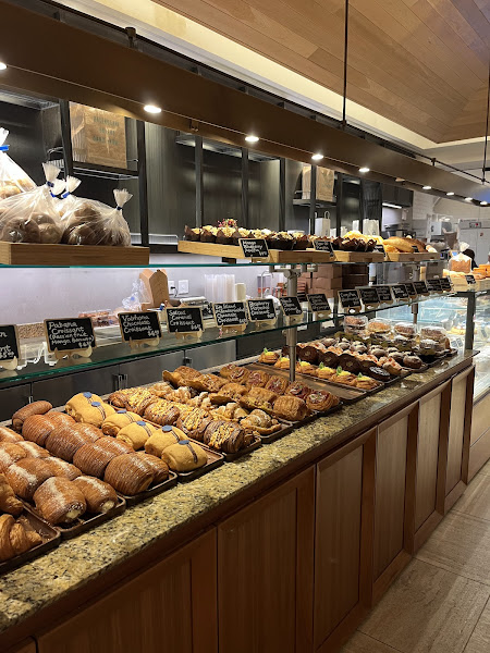 Halekulani Bakery - Bakery in Honolulu