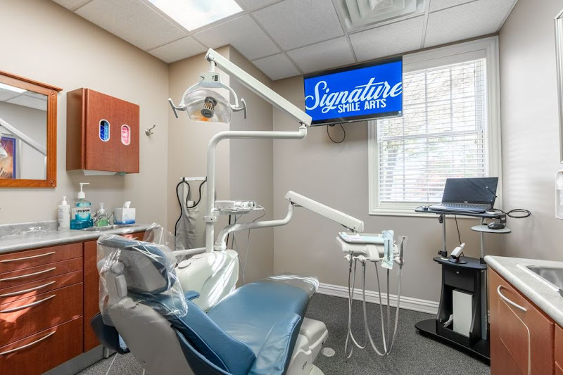 Signature Smile Arts - Dentist in Downtown, Chicago - Dental implants provider in Chicago