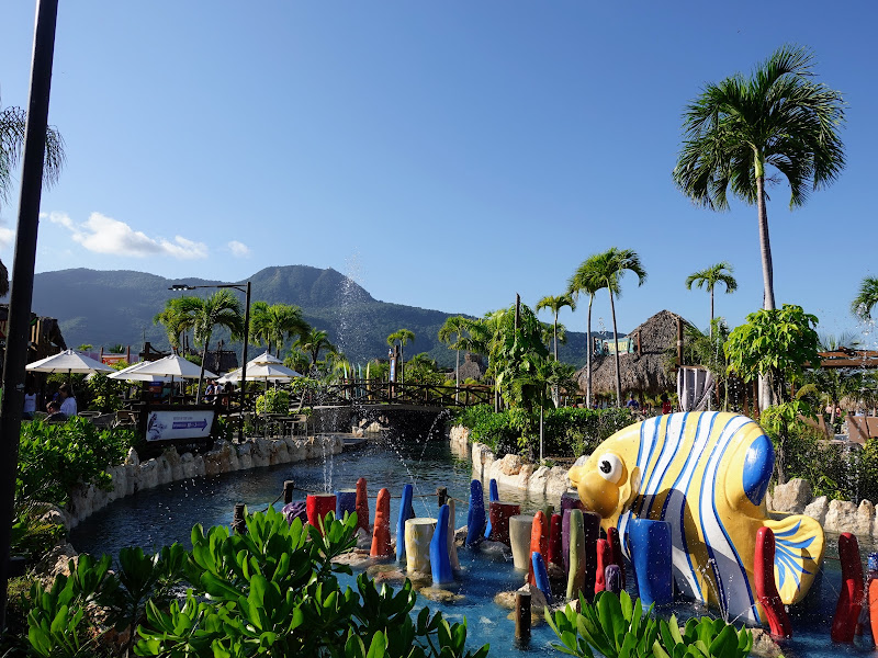 Taíno Bay Pool & Lazy River - Tourist attraction in Antigua Via Ferrea