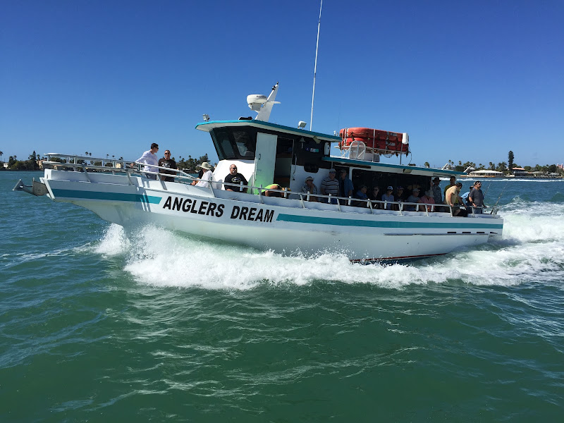 Dolphin Landings Charter Boat Center - Boat tour agency in St Pete Beach
