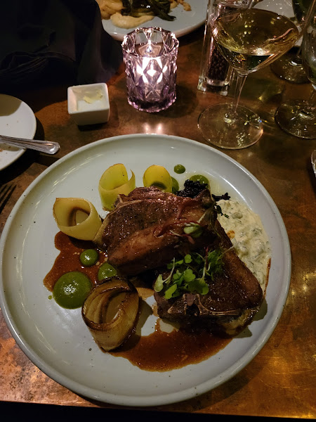 Gallatin River Lodge and Restaurant