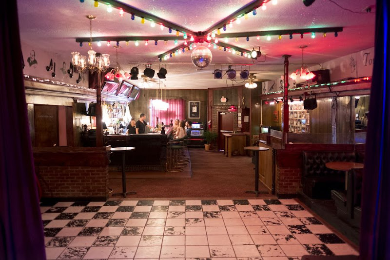 The Commodore - Live music bar in Charleston