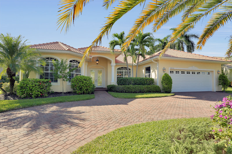 Manuela Realty International - Real estate agency in Marco Island