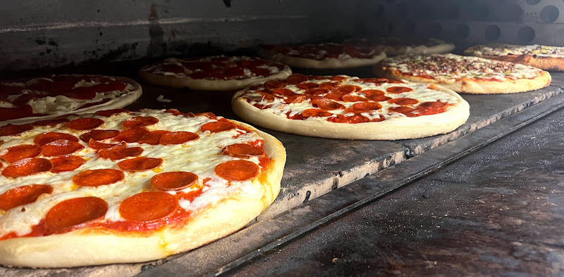 Del Vecchios - Pizza restaurant in Asheville