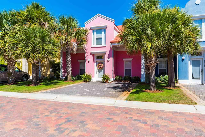 Susan Carleton - Broker/Owner - Real estate agent in Pensacola