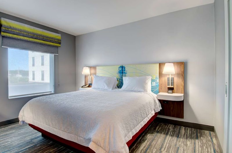 Hampton Inn & Suites Portland West photo