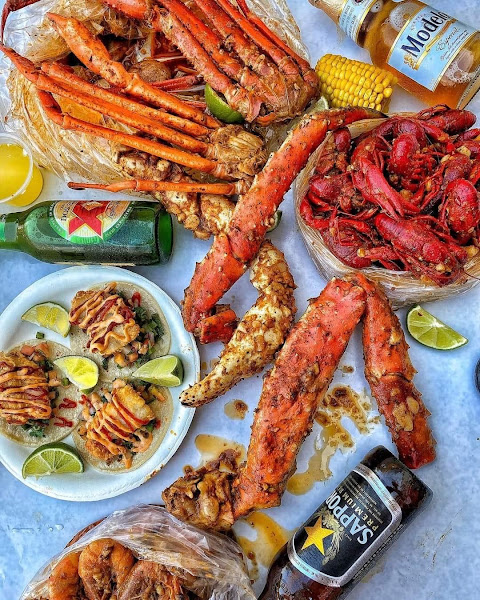 The Kickin’ Crab Lake Highlands