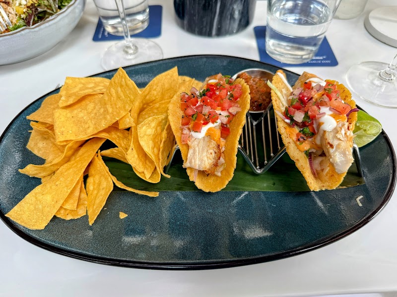 Tommy Bahama Restaurant & Bar photo