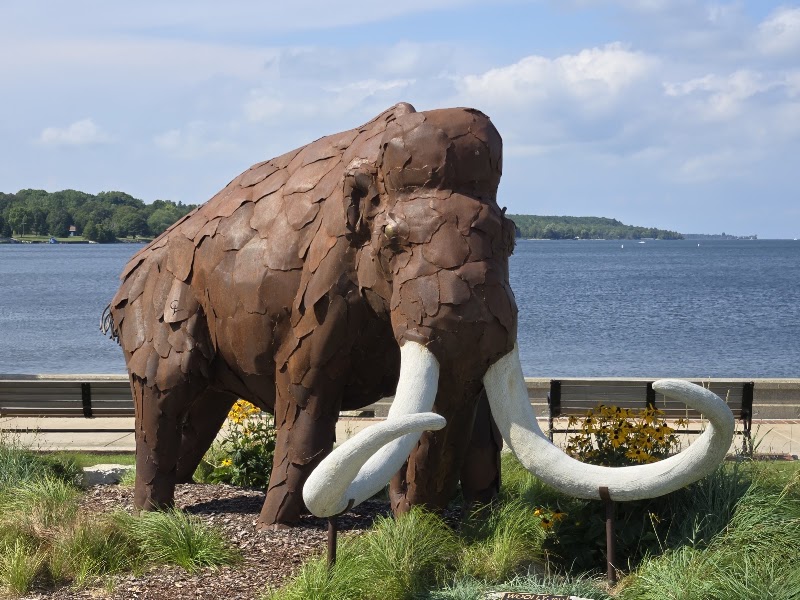 Woolly Mammoth Statue - Tourist attraction in Sturgeon Bay