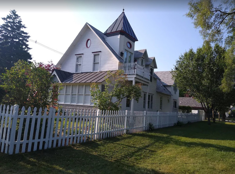 Cottage in Kids Corner Vacation Rental Home - Vacation home rental agency in South Haven