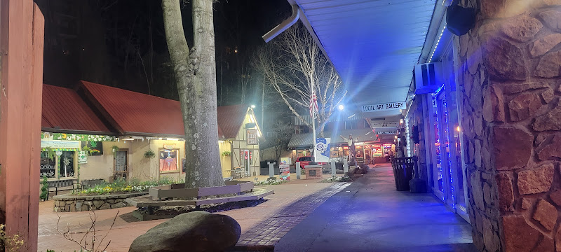 Somewhere In Time - Portrait studio in Gatlinburg