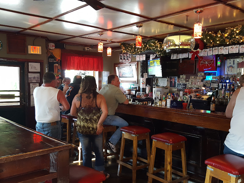 Rouer's Roadhouse - Bar & grill in Sturgeon Bay