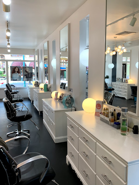 Tiny Bubbles Salon - Hair salon in Palm Springs