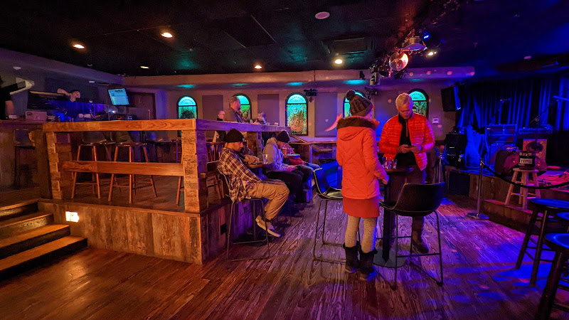 Shakedown Bar - Bar in Vail