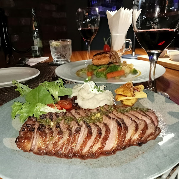 EL TRES Steak House & Restaurant - Steak house in 4 de Marzo