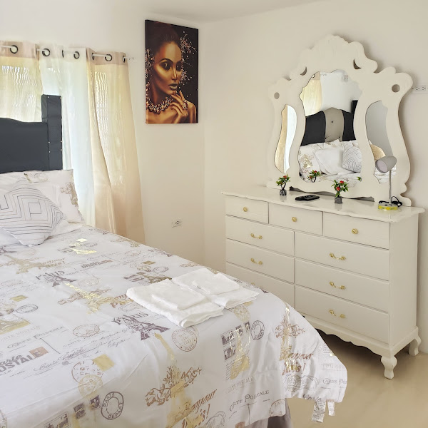 LEICY LUXUR - Vacation home rental agency in Ocho Rios