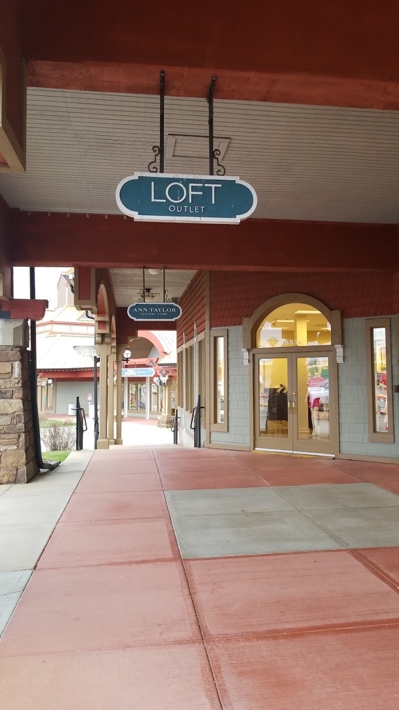 LOFT Outlet - Women's clothing store in Osage Beach