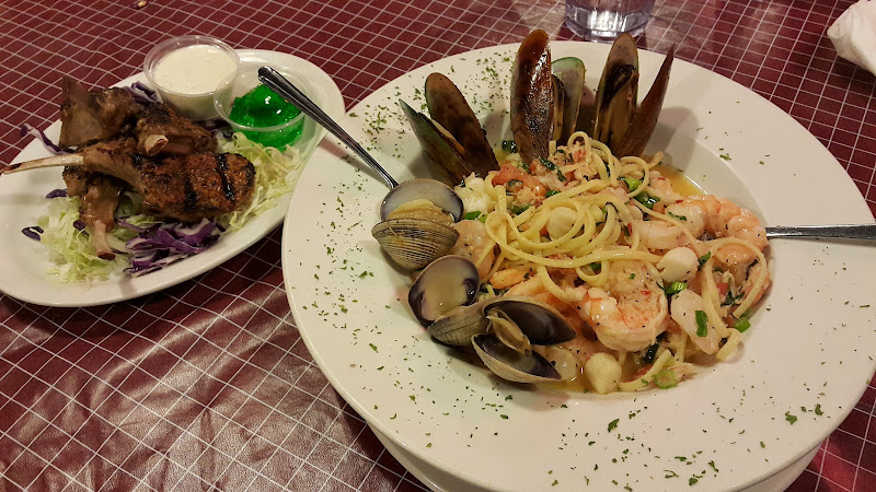 Shanghai Reds Bar & Grill - Seafood restaurant in Palm Springs