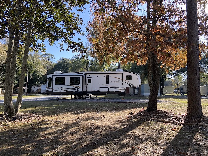 Camp and Cottage RV Park - RV park in Pensacola