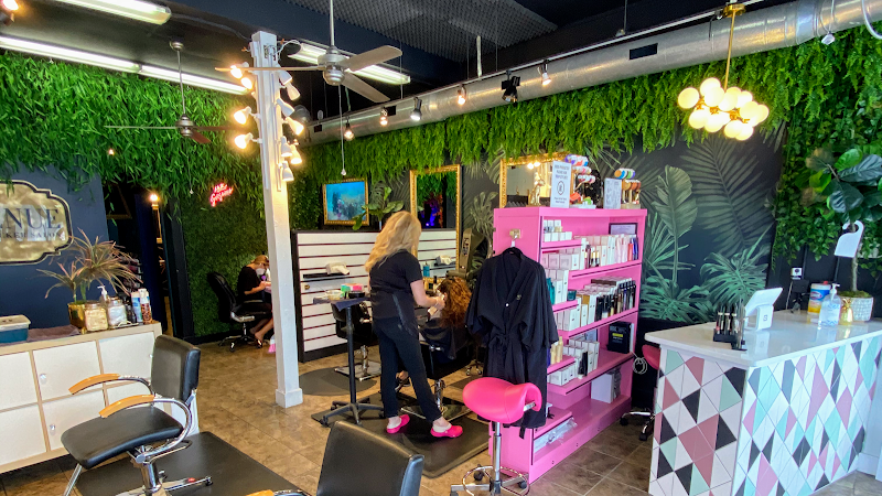Avenue, Liz Stricker Salon