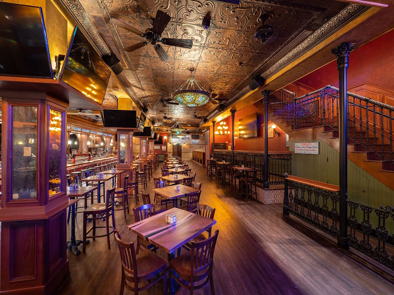 Uptown Social - Bar in Charleston