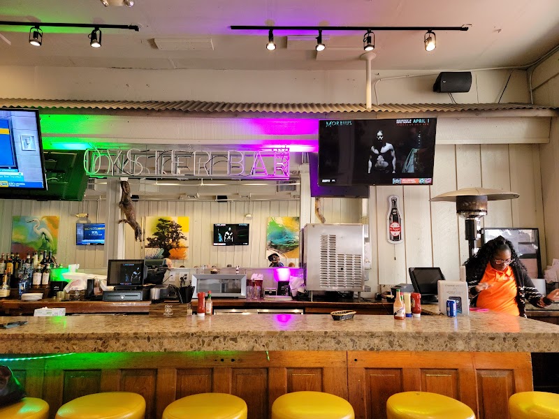 Le Bayou Restaurant & Oyster Bar