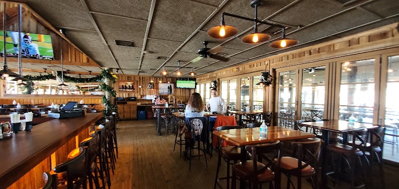 Surf Hut - American restaurant in Destin