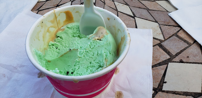 Nina's Sweet Shoppe - Ice cream shop in Lake George