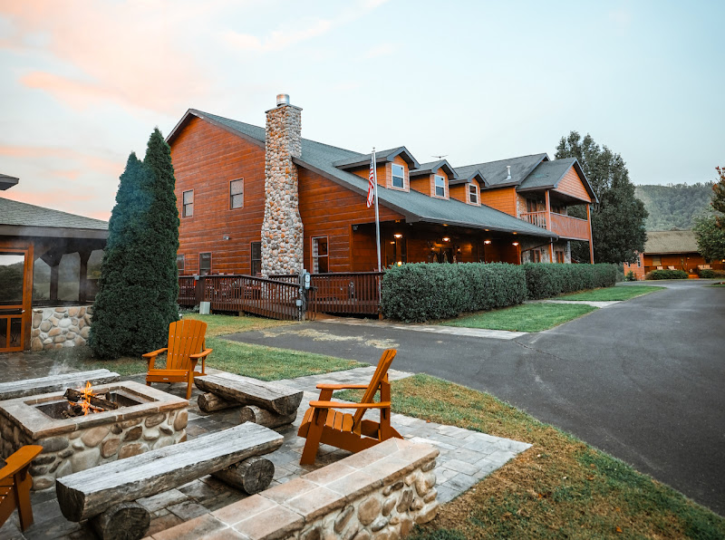 Berry Springs Lodge - Bed & breakfast in Sevierville