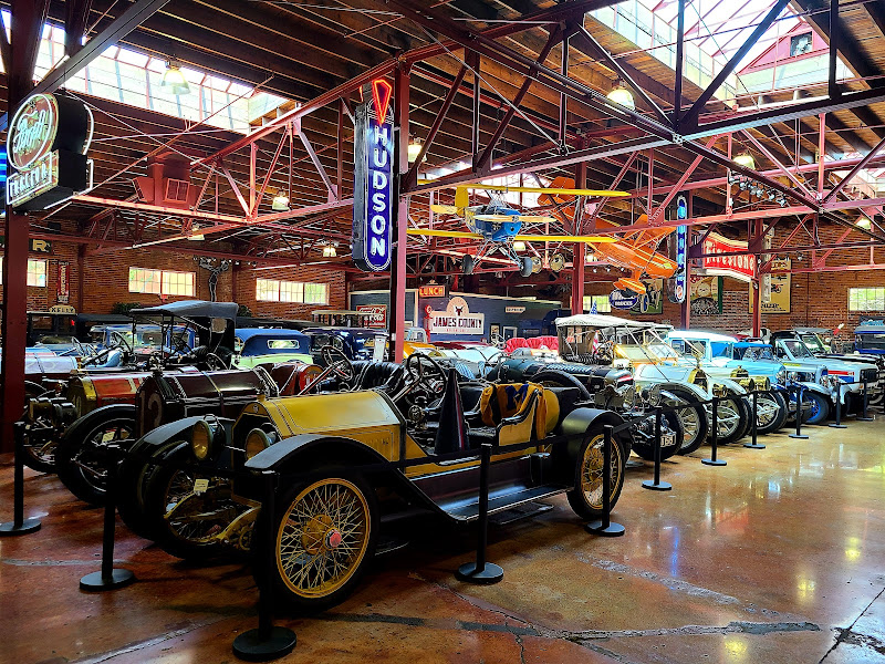 Honest Charley Garage / Coker Museum - Auto repair shop in Chattanooga