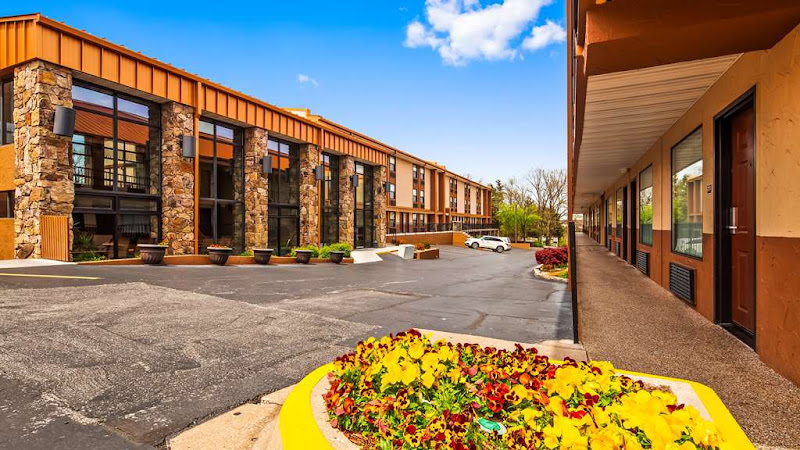 Best Western Center Pointe Inn - Hotel in Branson