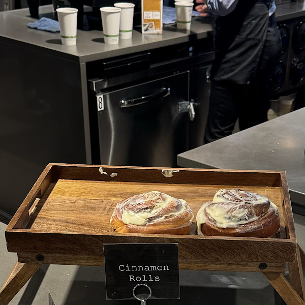 Cafe & Bakery