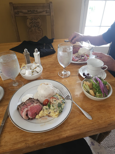 The Veranda Dining Room at Lake Lure Inn - Restaurant in Lake Lure