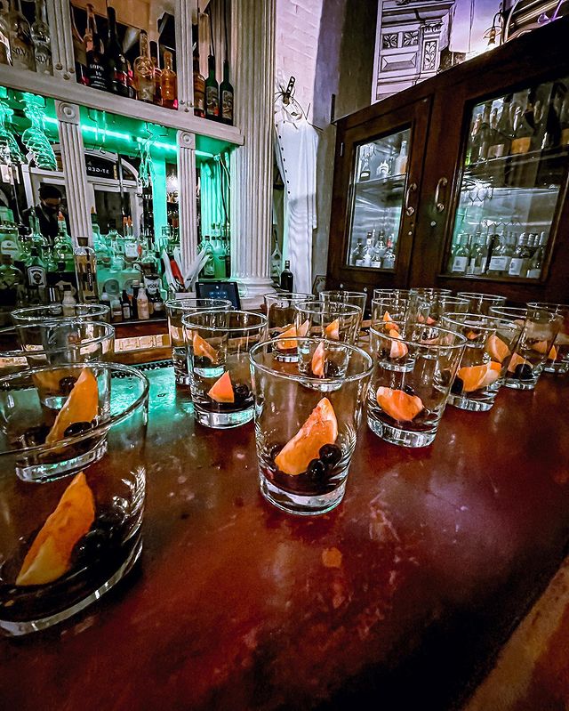The Apothecary Bar at Maxwell - Cocktail bar in Lake Geneva