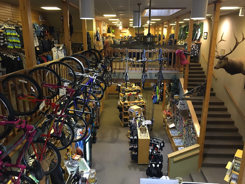 Der Sportsmann - Sporting goods store in Leavenworth