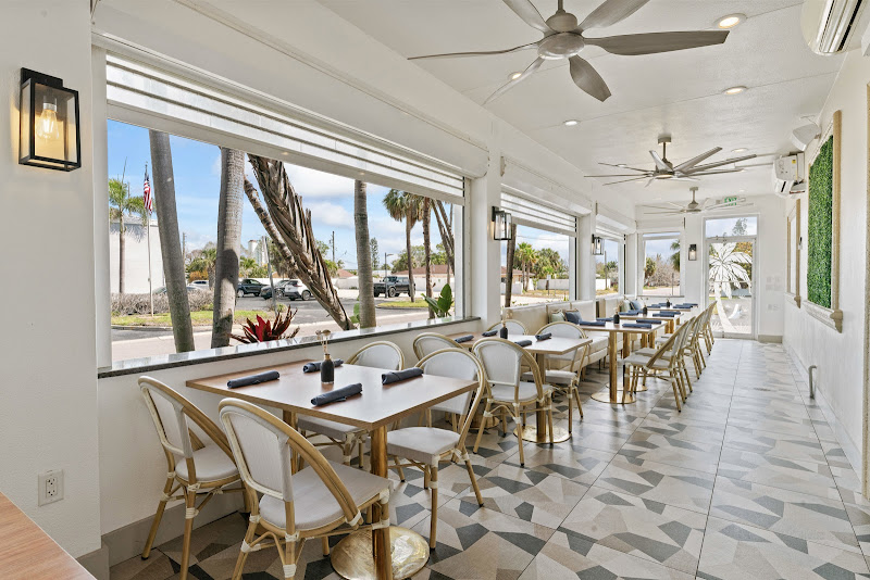 Sunset Kitchen and Drinks - Restaurant in St Pete Beach