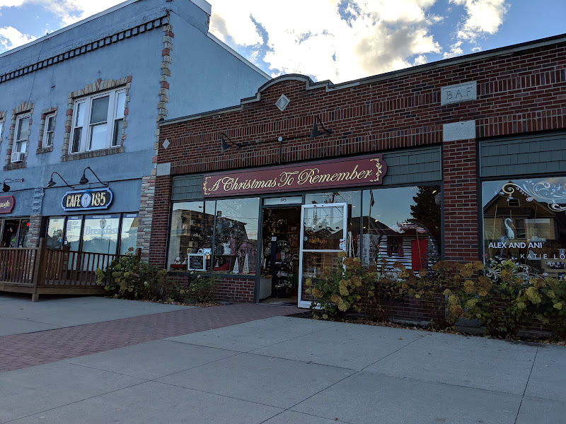 Lake George Village Mall - Shopping mall in Lake George