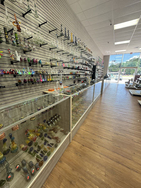 Parkway Smoke Shop & Beer - Tobacco shop in Pigeon Forge