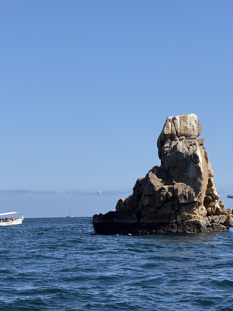 Pelican Rock - Tourist attraction in 23450 Cabo San Lucas
