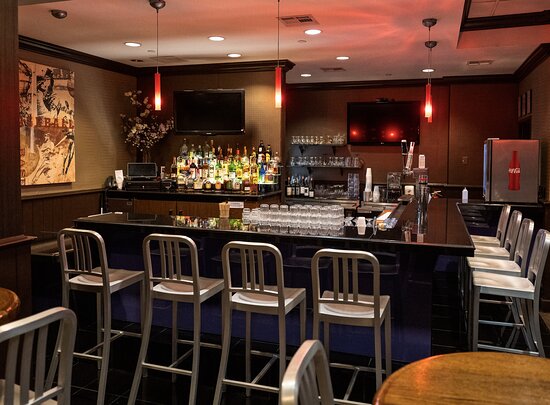 Wildwood Bar - Bar in Branson