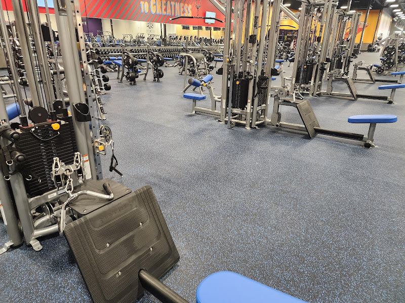 Crunch Fitness - Bell Road