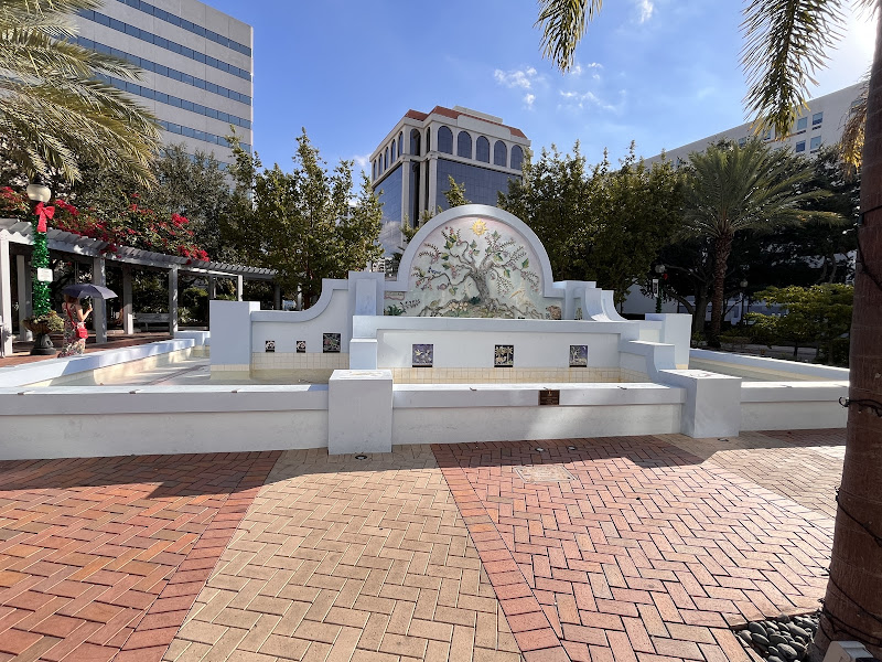 Mermaid Fountain - Tourist attraction in Sarasota