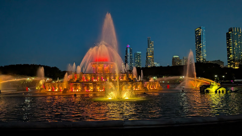 River City Marina - Apartment building in Chicago