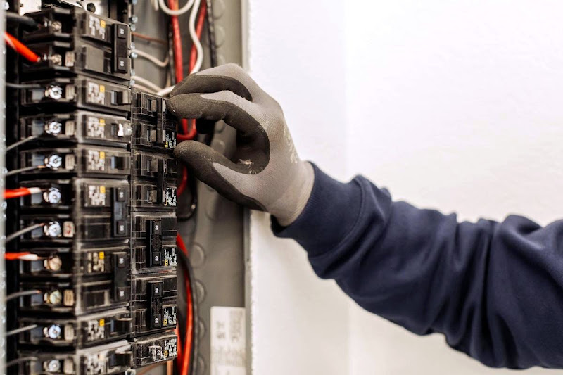Saccone Electric LLC - Electrician in Coeur d'Alene